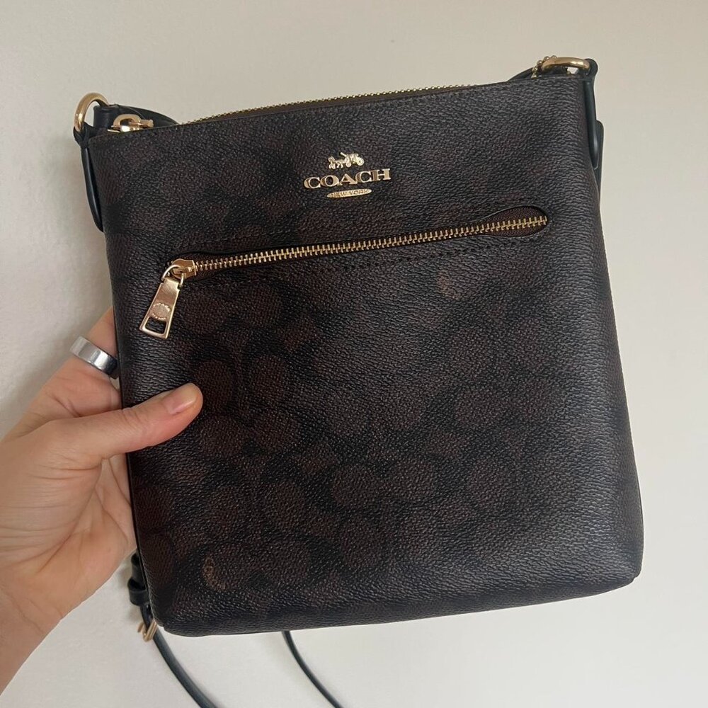 Coach Signature Messenger Crossbody